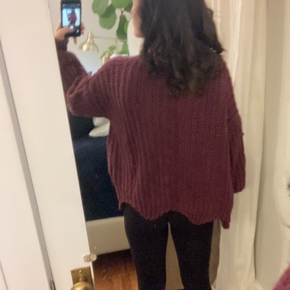 Beautiful sweater 🍁🍁🍁🍁🍁 - Picture 3 of 4